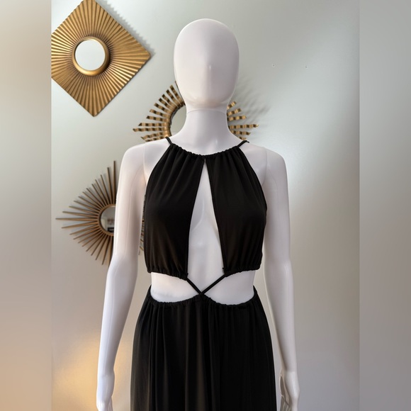 Lulu’s - Sultry Something Black Backless Maxi Dress - Picture 4 of 12